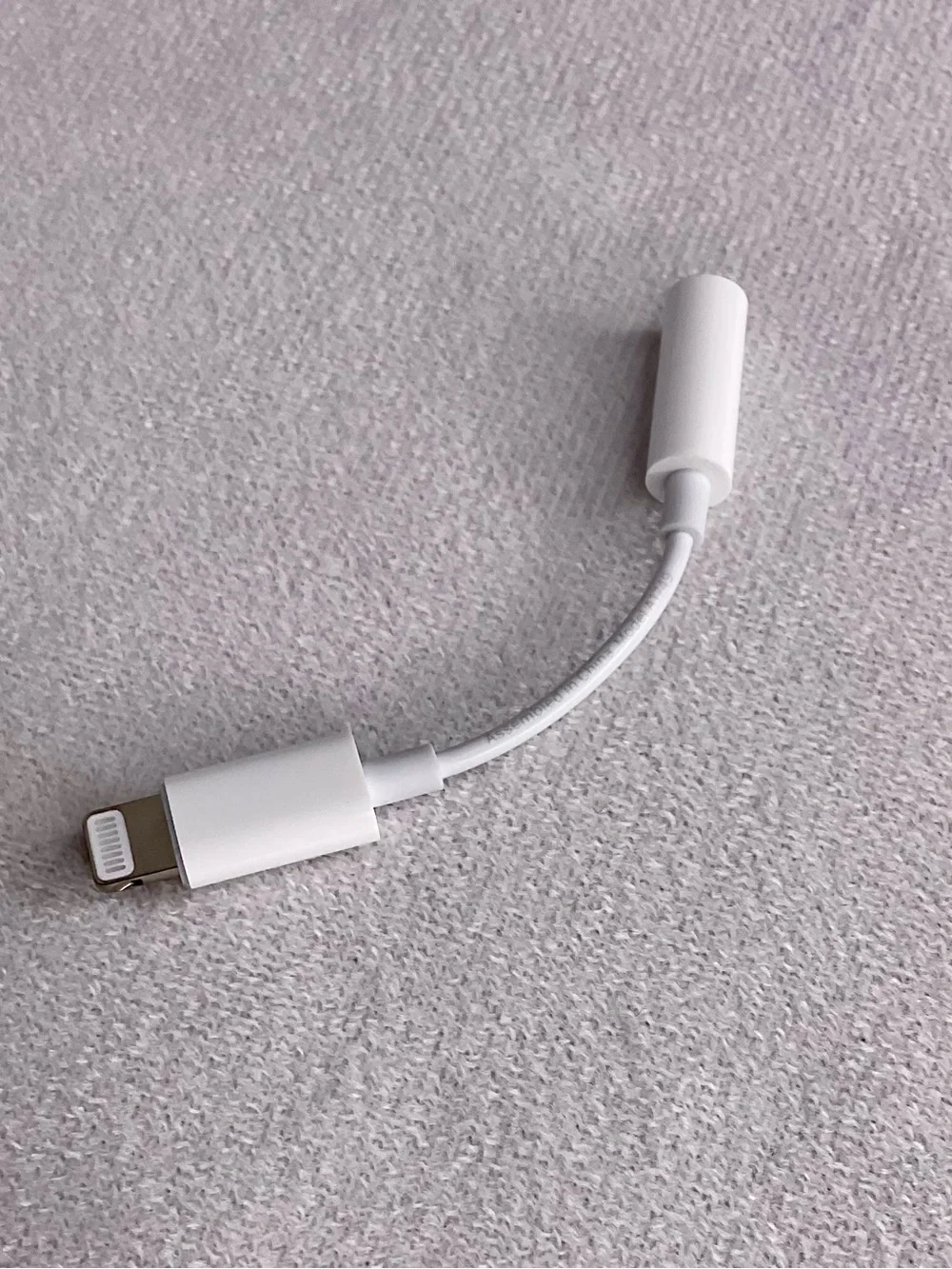 Genuine Apple Lightning to 3.5mm Jack Adapter (A1749C) - White